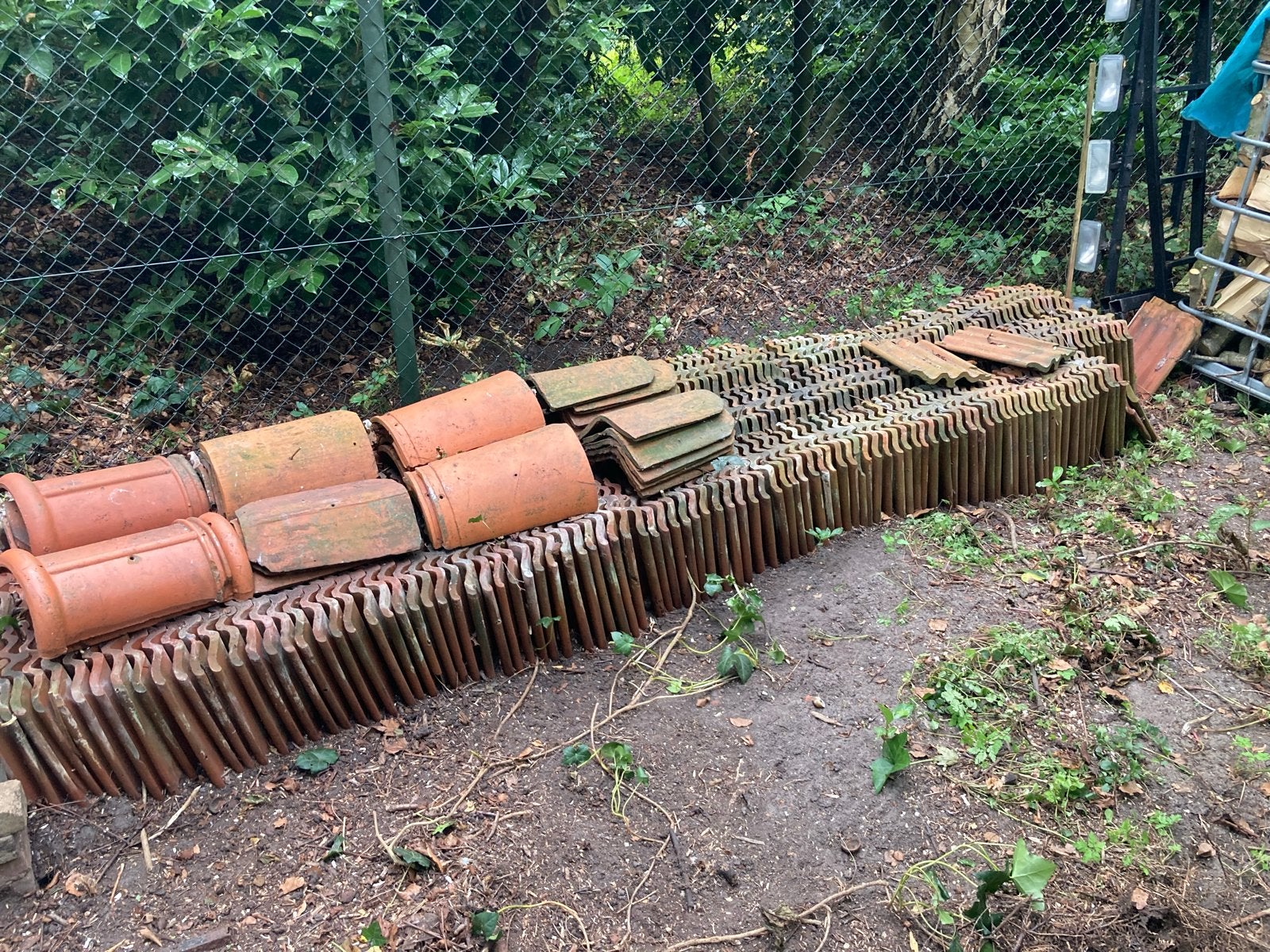Gebruikte dakpannen > 300 stuks, Doe-het-zelf en Verbouw, Dakpannen en Dakbedekking, Ophalen, Gebruikt, Steen of Klei, 15 m² of meer