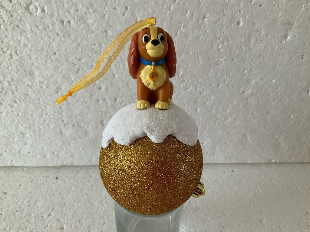 Disney lady vagebond - kerstbal - ornament op kerstbal, Verzamelen, Disney, Ophalen of Verzenden, Overige figuren, Zo goed als nieuw