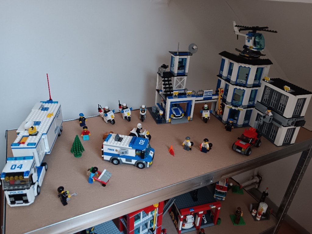 te koop lego uitgebreide politie station, Ophalen, City, Lego, Zo goed als nieuw