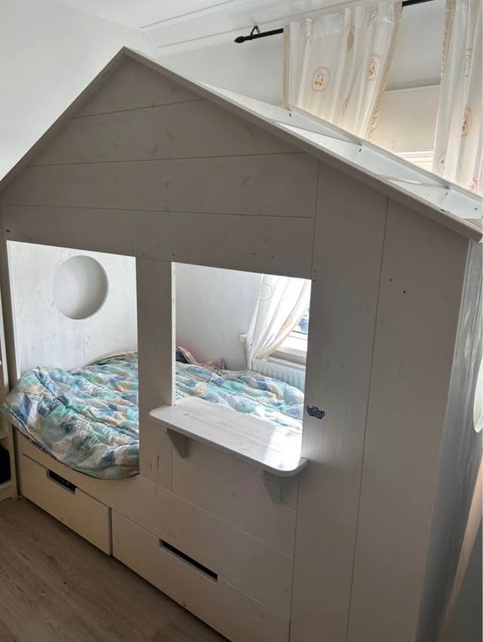 Kinderbed / huisjesbed met opberglades – wit, Ophalen, Gebruikt