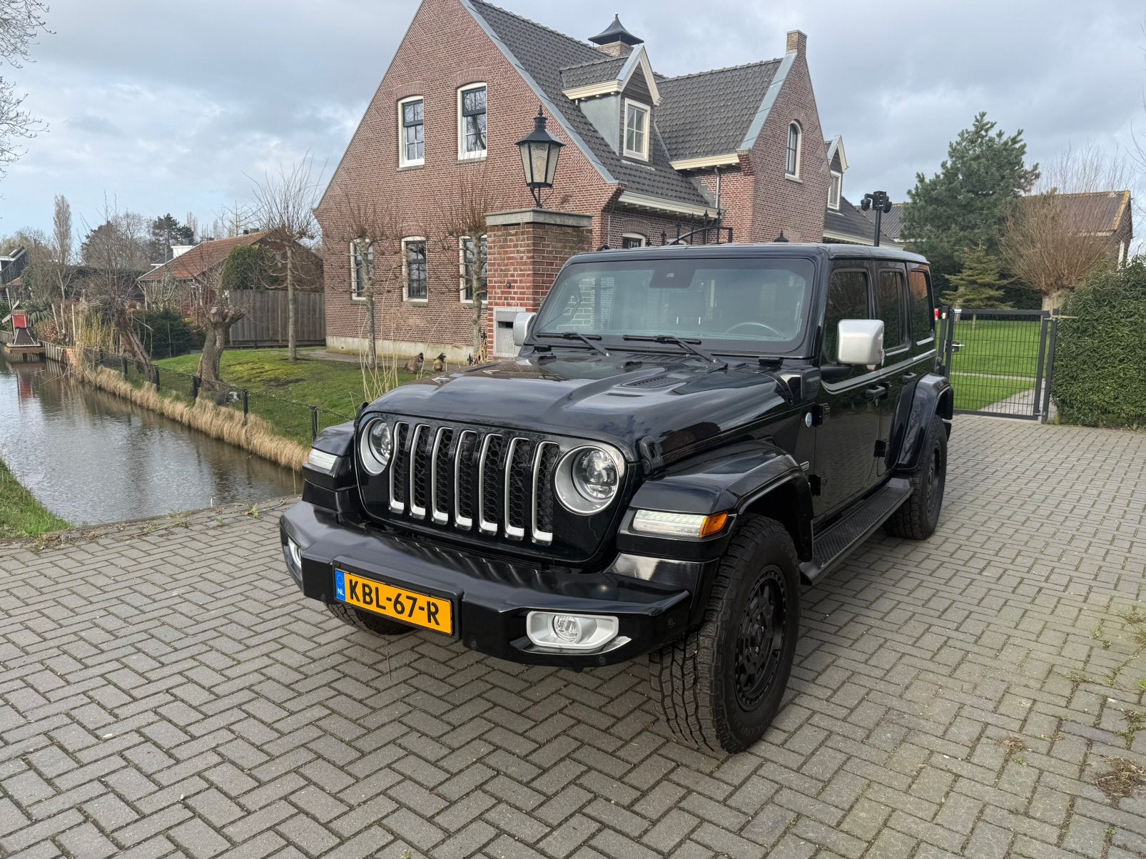 Jeep Wrangler 4xe 380 Sahara Irmscher Cross  Camera voor, Auto's, Jeep, Automaat, 1995 cc, 4 cilinders, Vierwielaandrijving