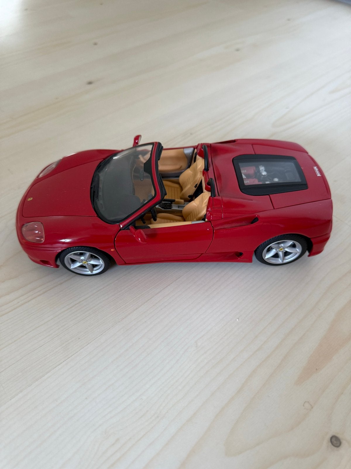 Hotwheels Ferrari 360 Modena Spider 1:18, Hobby en Vrije tijd, Ophalen of Verzenden, Zo goed als nieuw, Auto, Hot Wheels