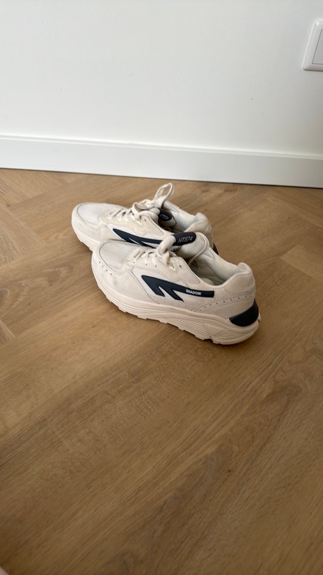 Gympen HI-TEC SHADOW HTS74, Kleding | Dames, Ophalen, Beige, Sneakers of Gympen, Zo goed als nieuw