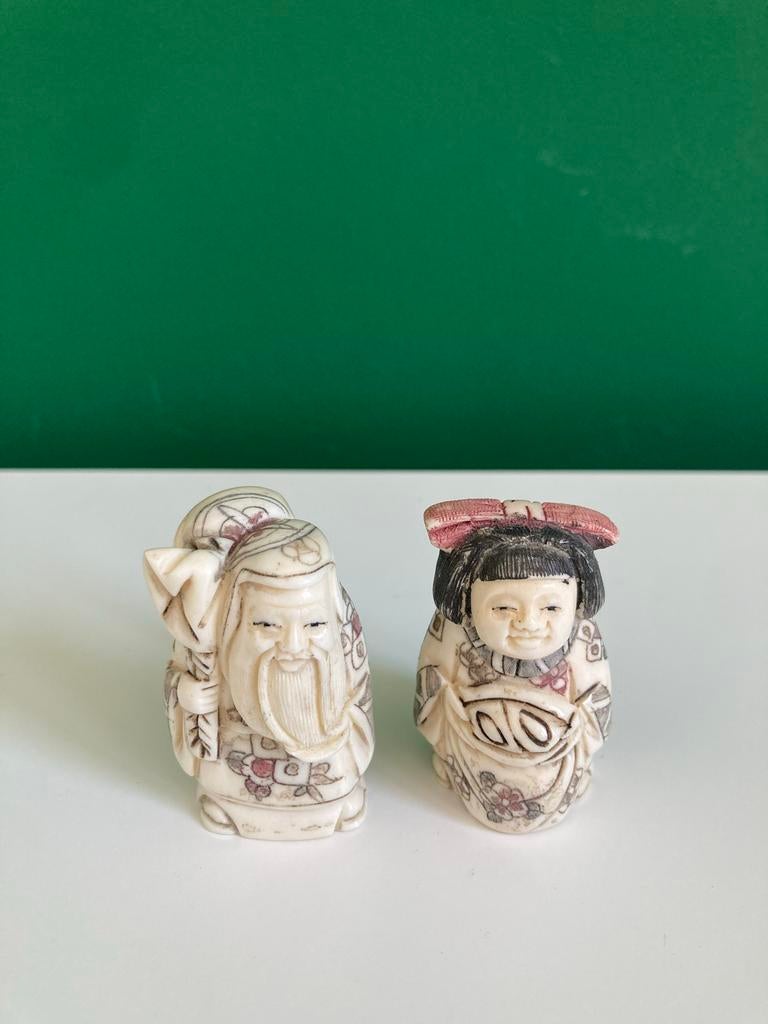 Set van 2 handgesneden netsuke figuren, been, vintage, Antiek en Kunst, Kunst | Niet-Westerse kunst, Ophalen of Verzenden