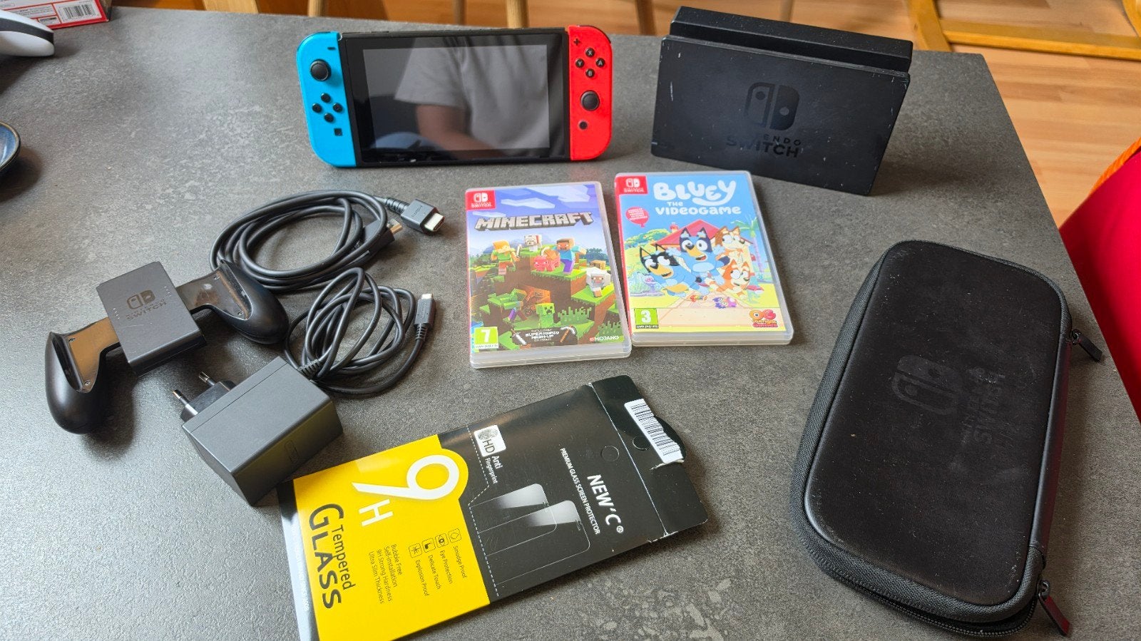 Nintendo Switch V1 in nette staat! Incl. 2 spellen/64GB SD, Met 2 controllers, Ophalen of Verzenden, Switch Original, Gebruikt