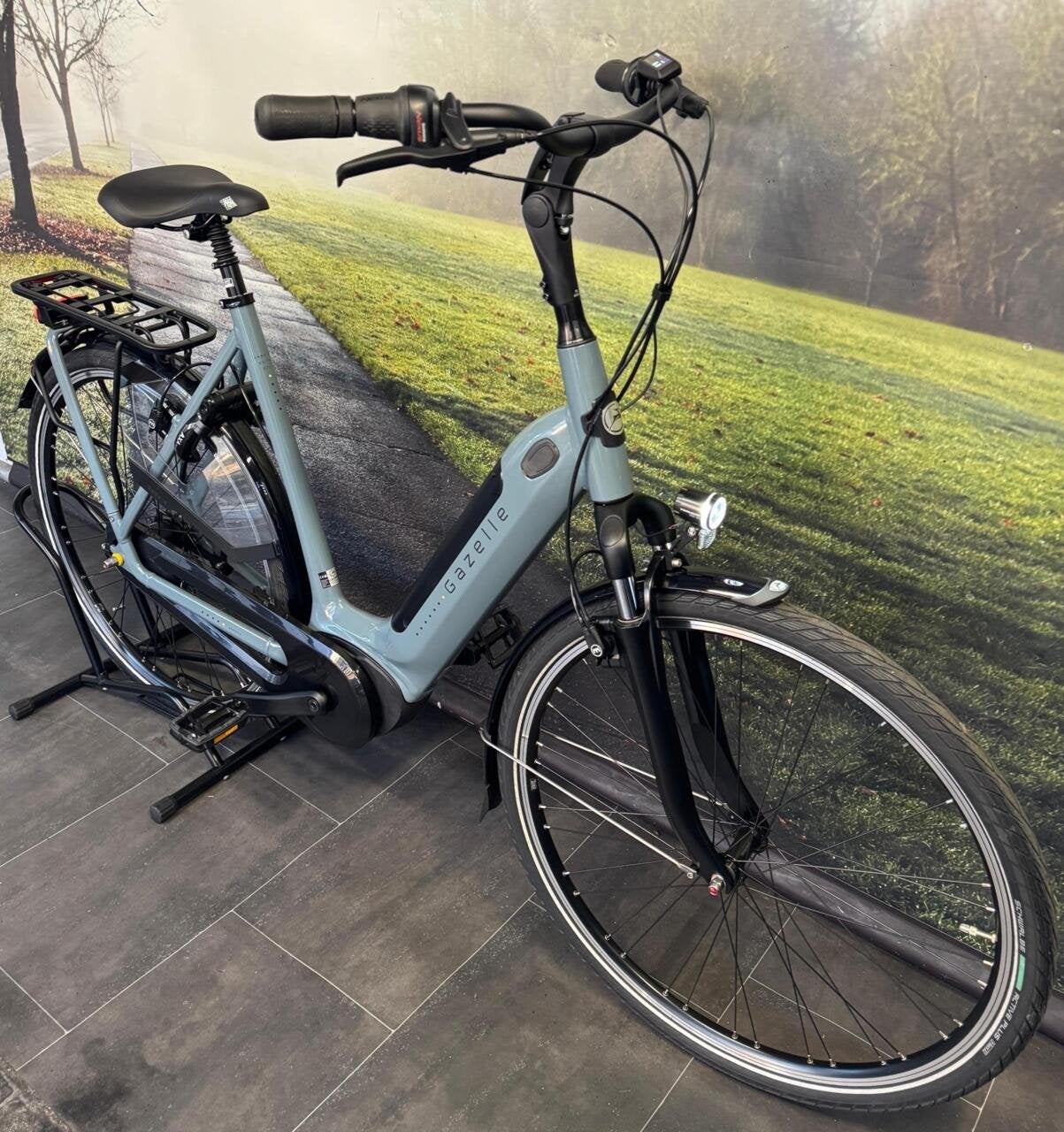 Gazelle Grenoble C7+ NIEUW - €800 korting - Actie €2499, Wilhelminaweg 8, 6951 BP Dieren, Nederland, Koninklijke Gazelle N.V.