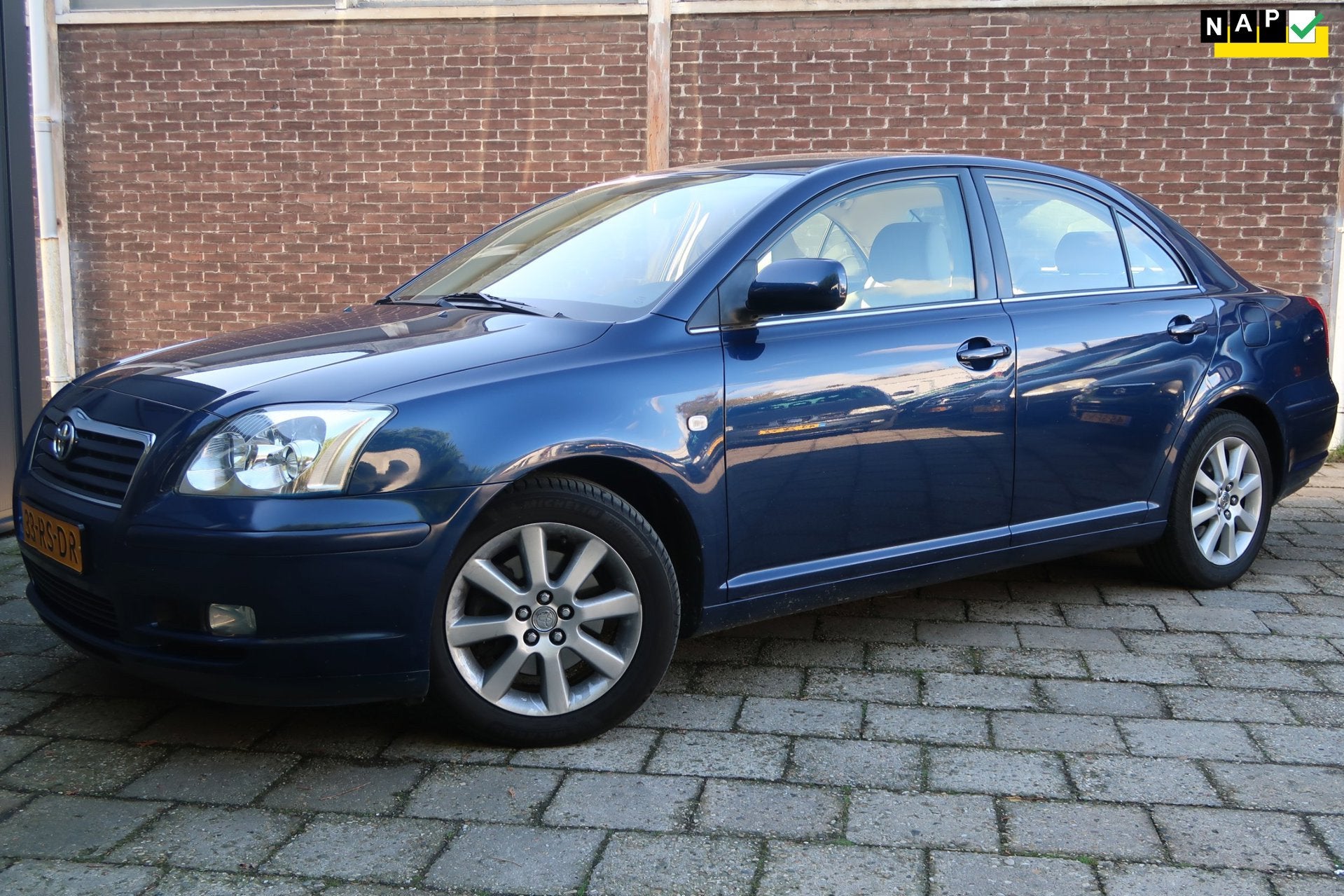 Toyota Avensis 2.0 VVTi Executive *Rijklaarprijs *NAP *Toyot, Beige, 4 cilinders, Blauw, Bedrijf