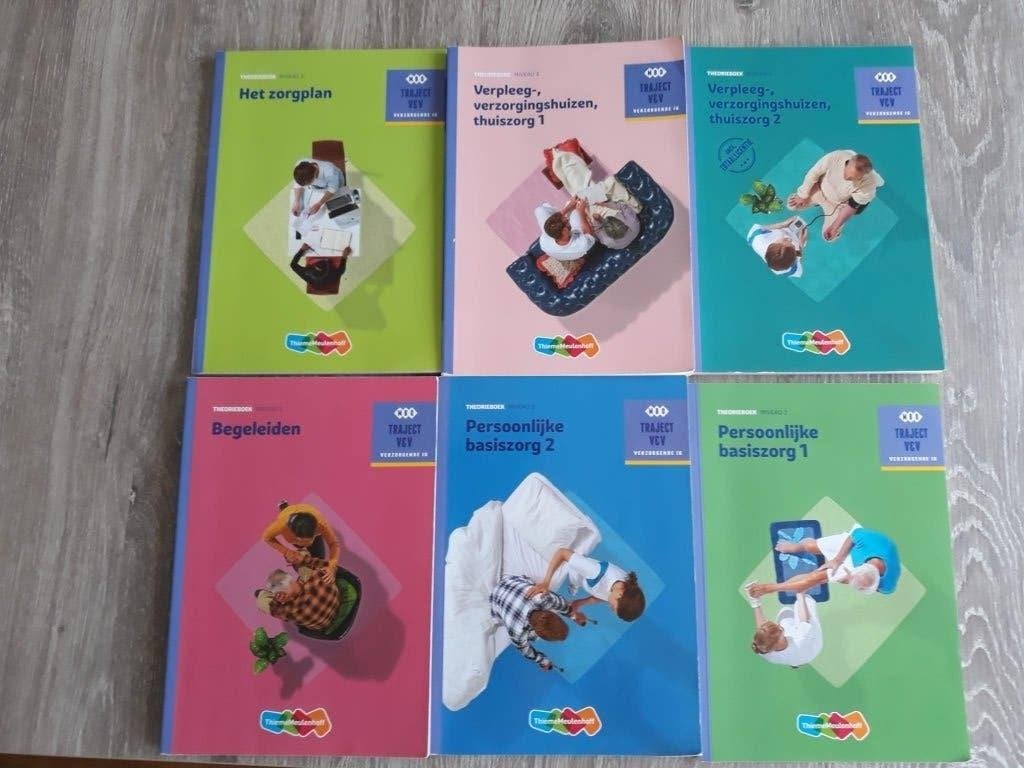 6x verzorgende ig boeken, Boeken, Schoolboeken, Ophalen, Zo goed als nieuw, Overige niveaus, ThiemeMeulenhoff