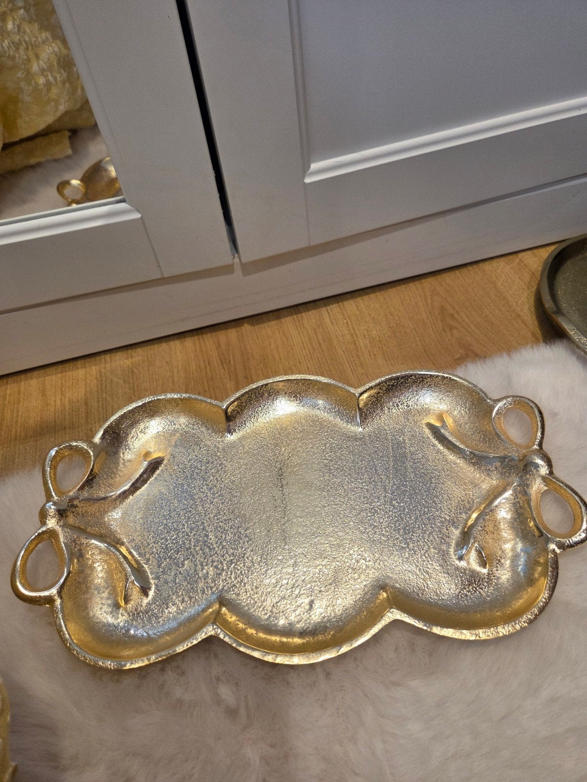 Gouden dienblad met strikjes - Decoratief en elegant, Met afbeelding/tekst, Ophalen of Verzenden, Zo goed als nieuw, Dienblad