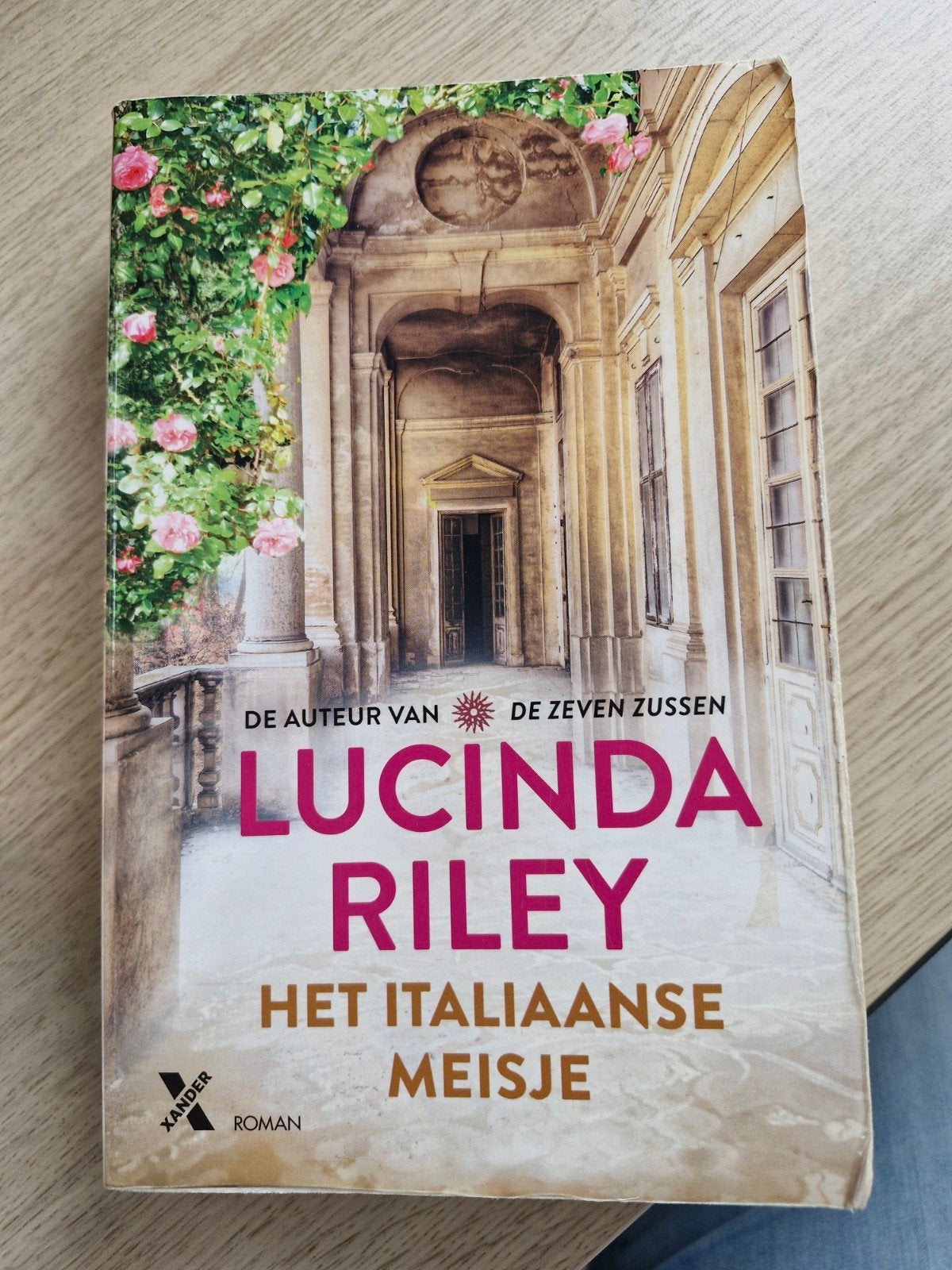 Lucinda Riley - Het Italiaanse meisje special, Boeken, Ophalen of Verzenden, Zo goed als nieuw, Lucinda Riley