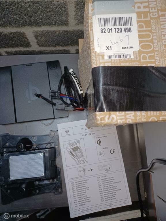 Telefoonmodule draadloos opladen Renault Clio 8201720498, Renault, Nieuw, Ophalen of Verzenden, Renault