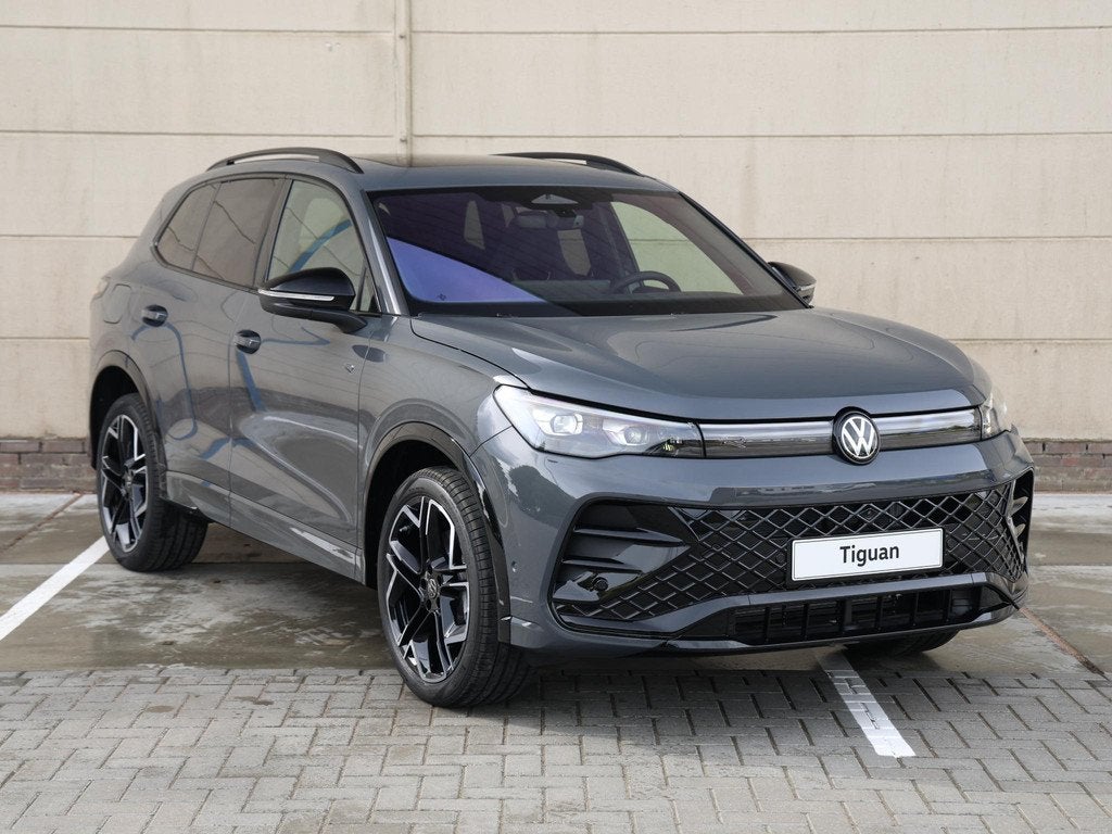 Volkswagen Tiguan R-Line Edition 1.5 eHybrid 272 PK | Naviga, Auto's, Volkswagen, Stof, 1498 cc, 4 cilinders, 2000 kg