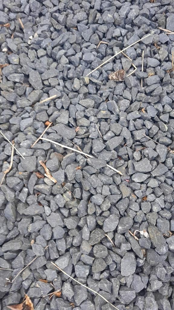 Grijs grind, split, steentjes voor in de tuin., Ophalen, Gebruikt, Split