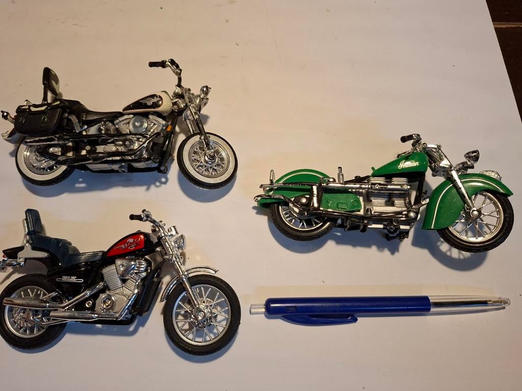 Maisto modellen motoren Honda, Indian, Harley Davidson, Ophalen of Verzenden, Zo goed als nieuw, Motor