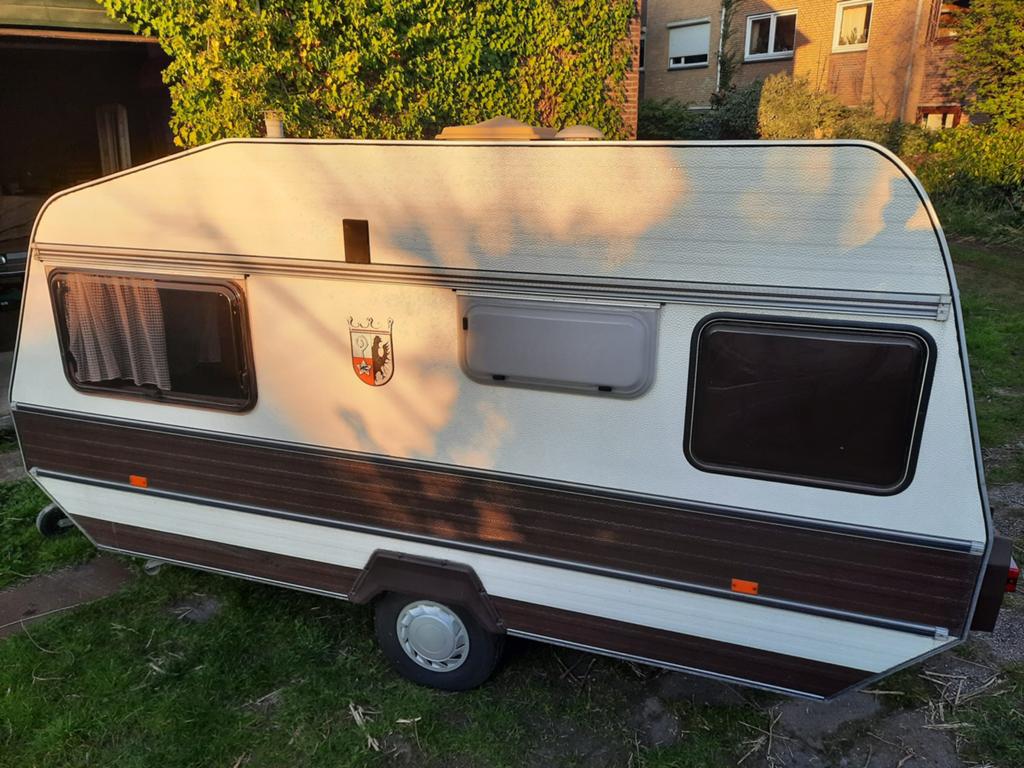 HOME-CAR 422 Caravan (1982)-1e Eigenaar-Charmante Klassieker, Caravans en Kamperen, Caravans, Home-car, Rondzit, Tot en met 3