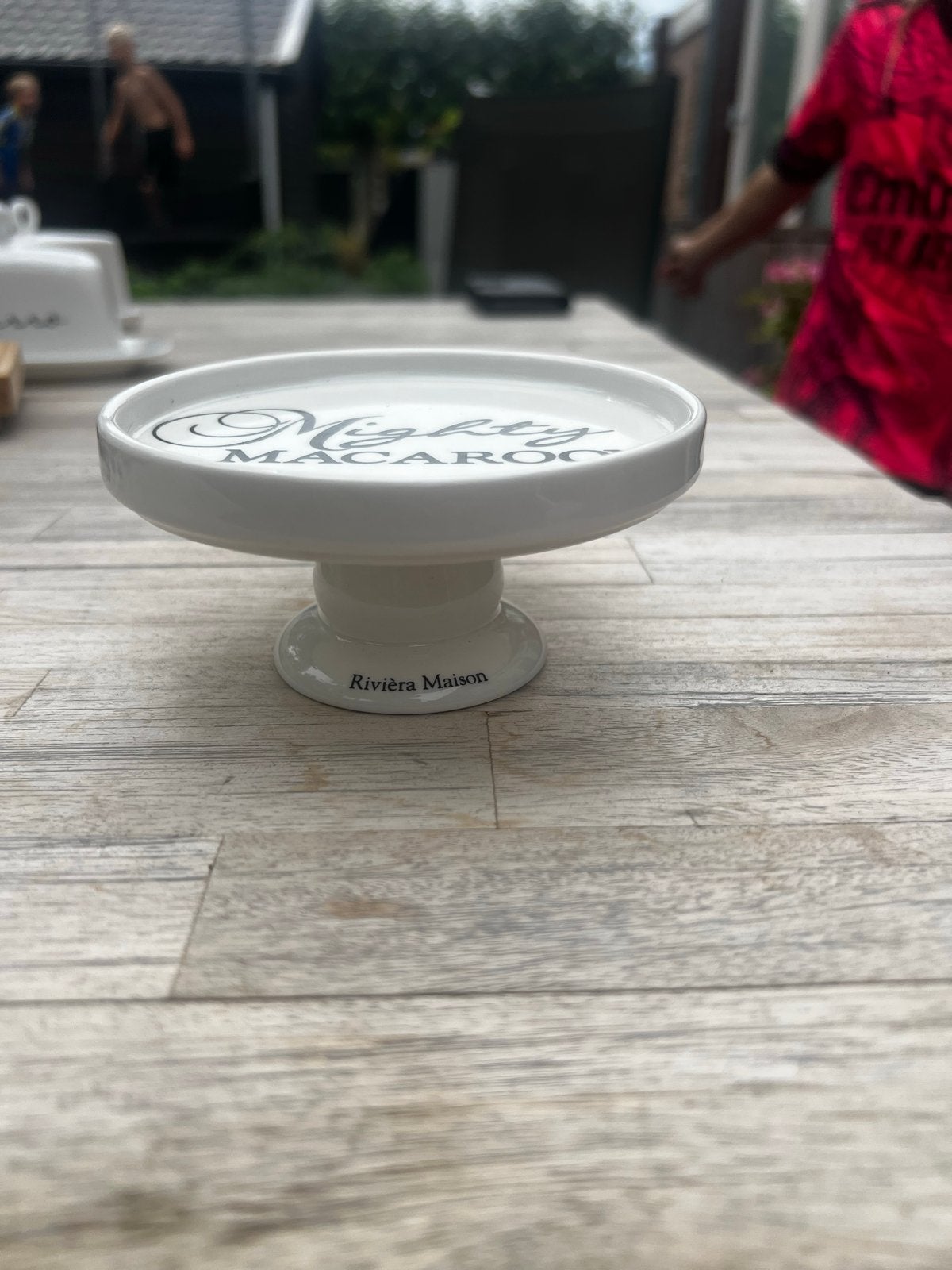 Rivièra Maison Macaroon Schaaltje - Zo goed als nieuw, Op voet, Porselein of Keramiek, Schaal, Rond