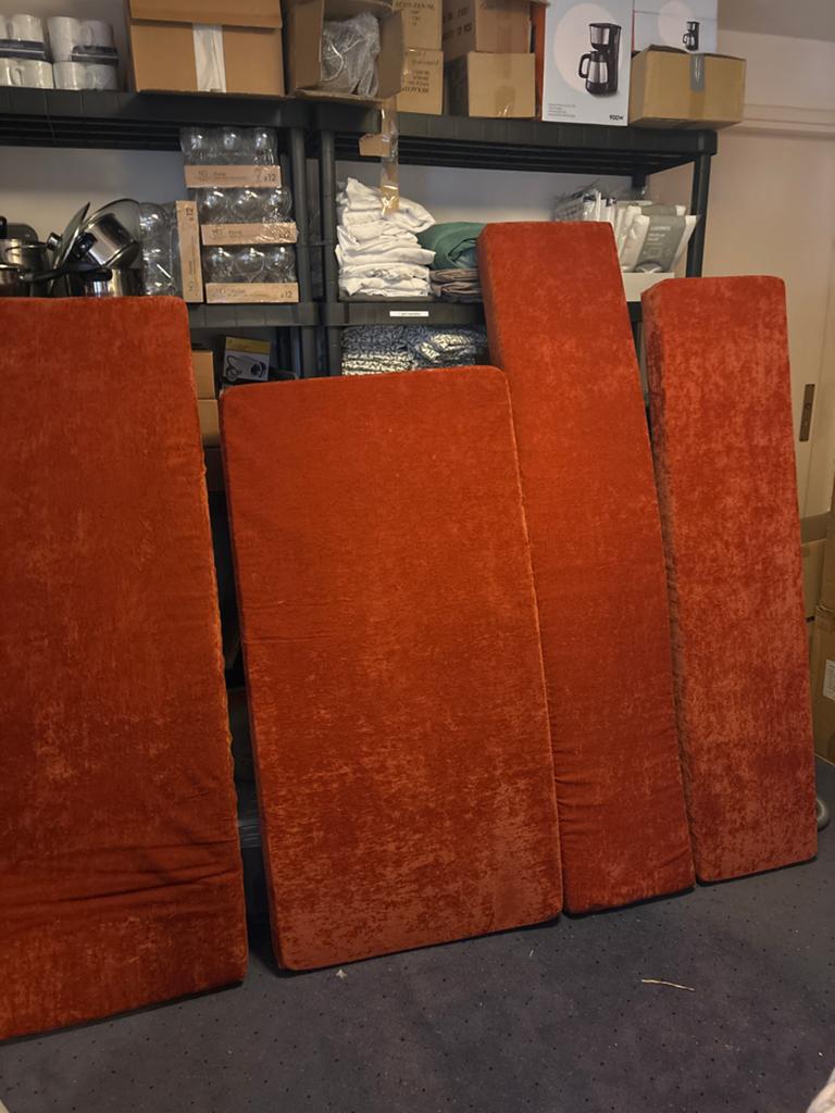 Kussens voor stacaravan, chalet of loungeset - Zo goed als n, Ophalen, Zo goed als nieuw, Oranje, Rechthoekig