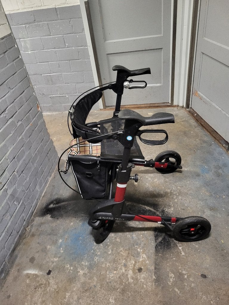 Topro lichtgewicht opvouwbare rollator wegens overlijden, Ophalen, Lichtgewicht, Gebruikt