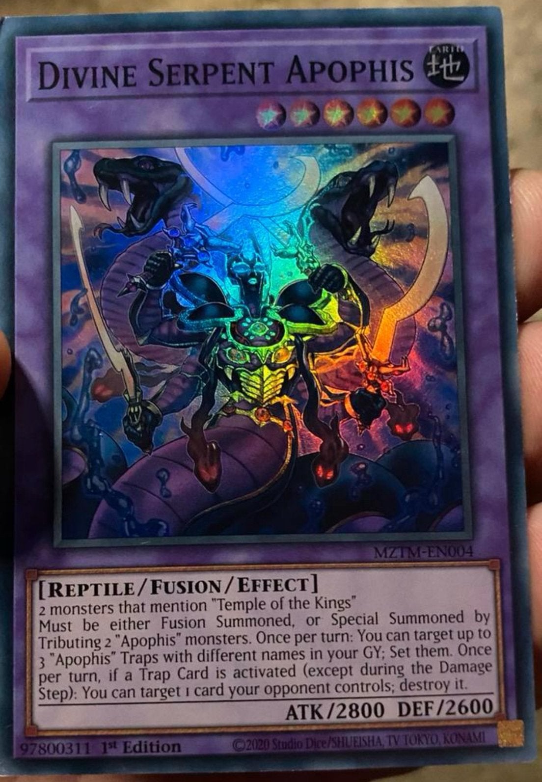 Yu-Gi-Oh! Divine Serpent Apophis MZTM 1st Ed !, Hobby en Vrije tijd, Verzamelkaartspellen | Yu-gi-Oh!, Ophalen of Verzenden, Zo goed als nieuw