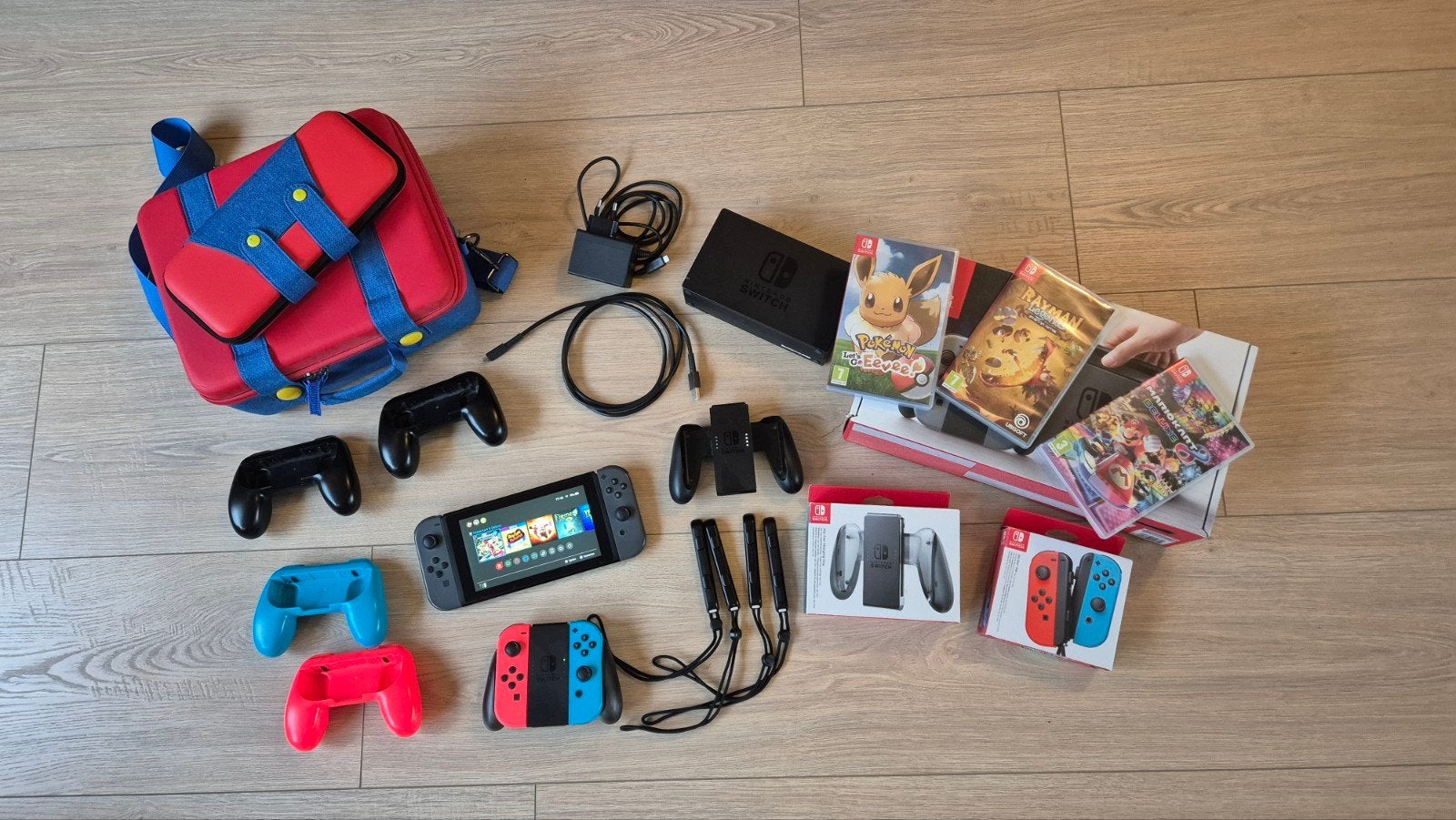 Nintendo Switch met koffer, controllers en drie spellen, Ophalen of Verzenden, Zo goed als nieuw, Switch Original