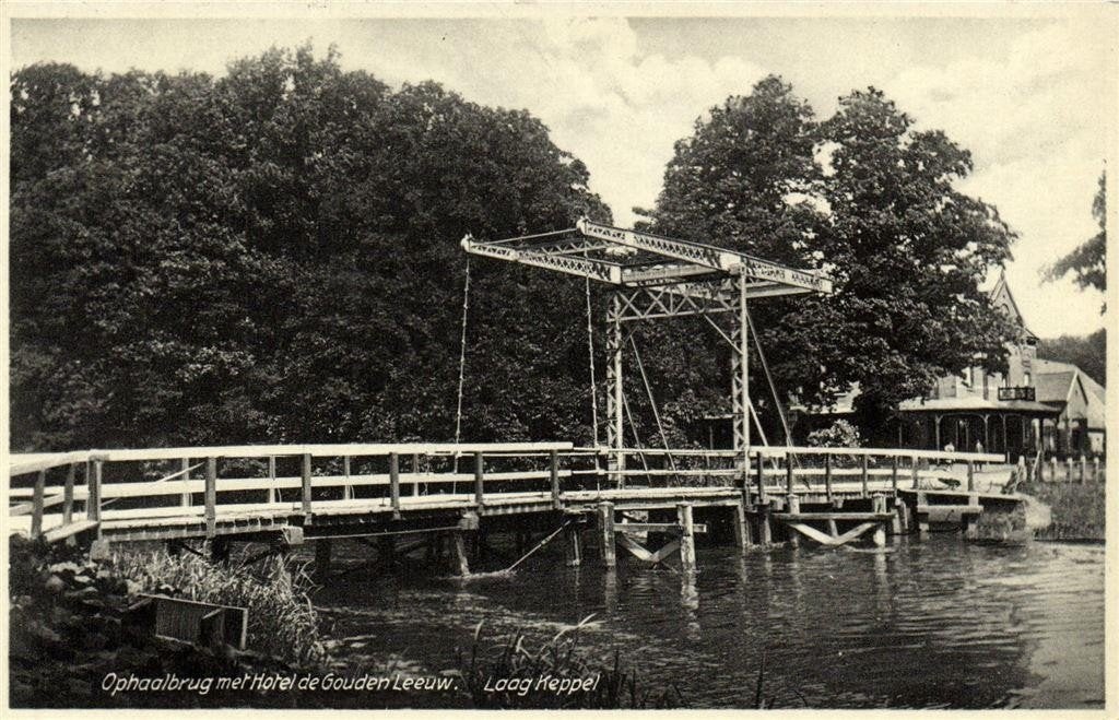 Ophaalbrug met Hotel de Gouden Leeuw. Laag Keppel - 1933 gel, Ophalen of Verzenden, 1920 tot 1940, Gelopen, Gelderland