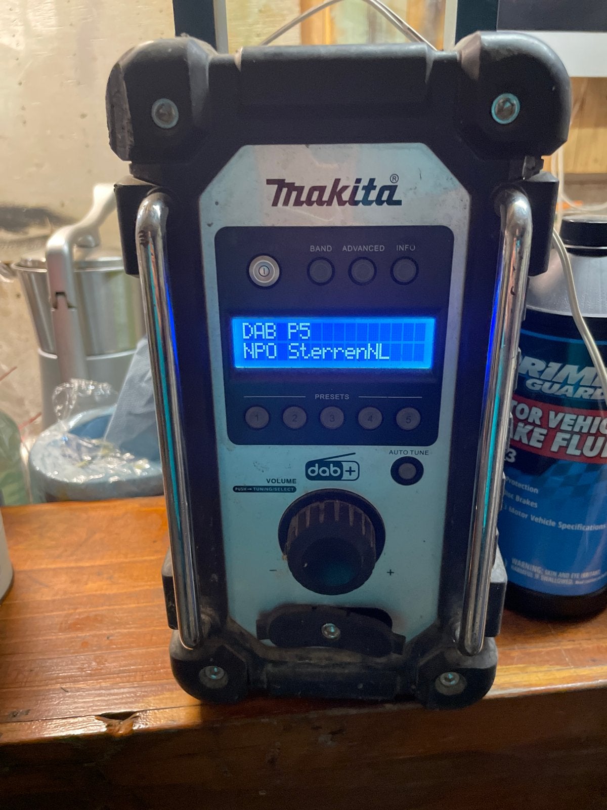 Makita DAB+ Bouwradio - Robuust en Betrouwbaar, Ophalen of Verzenden, Gebruikt, Bouwradio