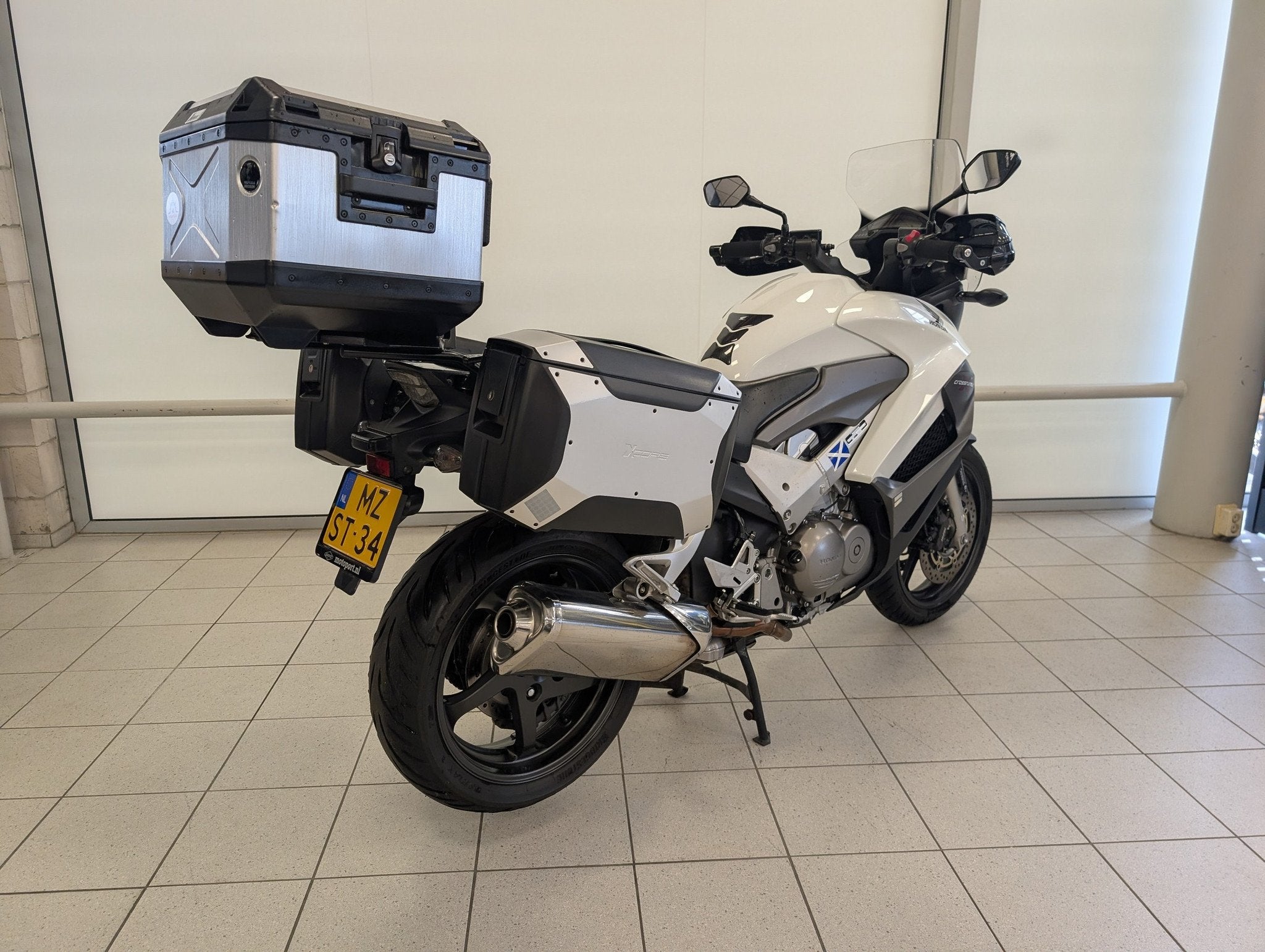 Honda VFR800 X CROSS RUNNER (bj 2011), Bedrijf, Honda Motor Europe Limited, Toermotor, Customer.service@honda-eu.com