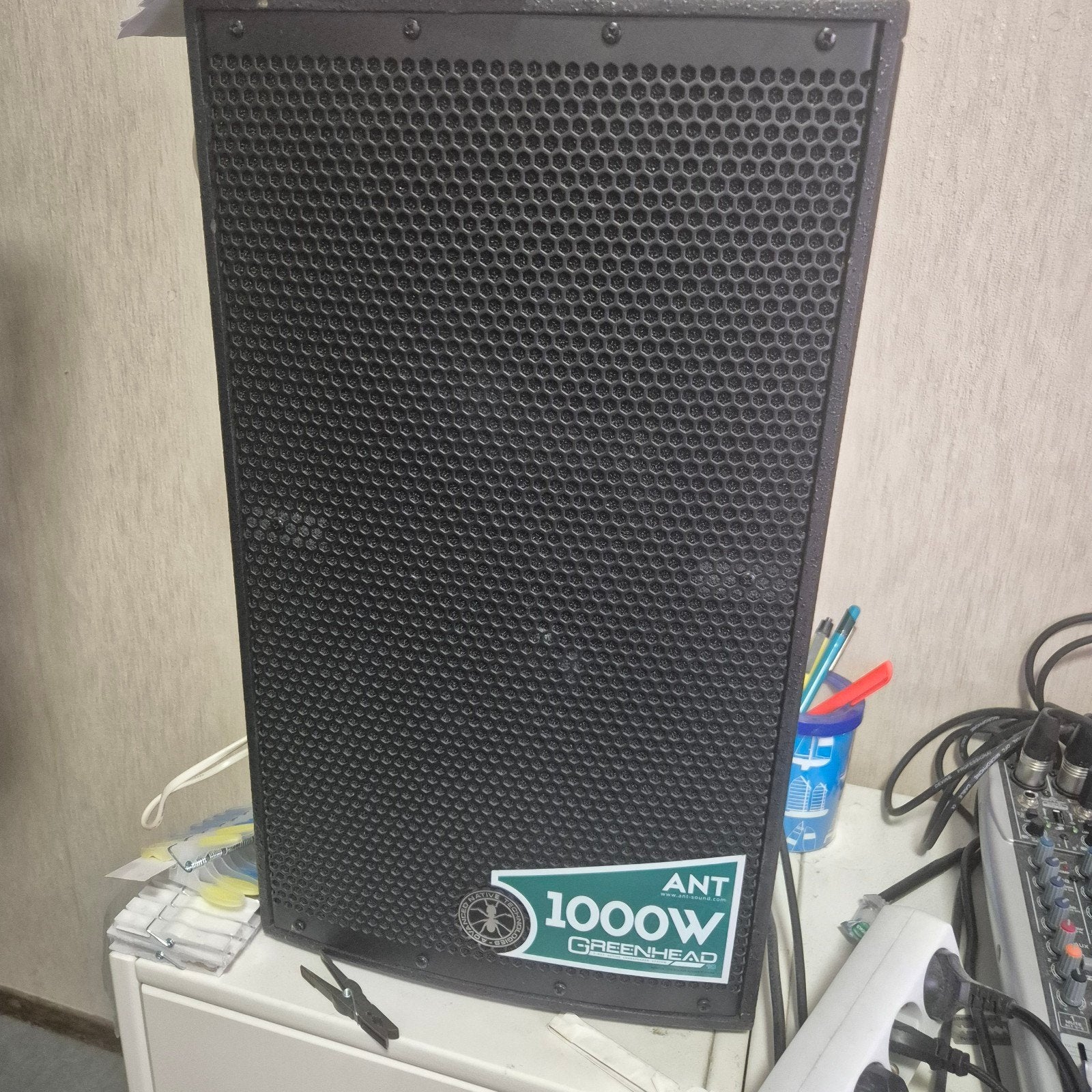 set 1mixer en 1 active Yamaha ant speaker  in doos, Muziek en Instrumenten, Ophalen of Verzenden, Zo goed als nieuw, 500 tot 1000 watt