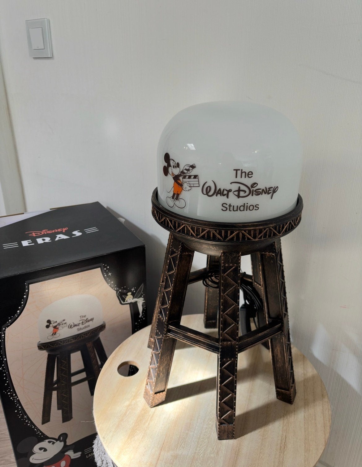 The walt Disney Studios lamp, Ophalen of Verzenden, Overige figuren, Nieuw, Beeldje of Figuurtje