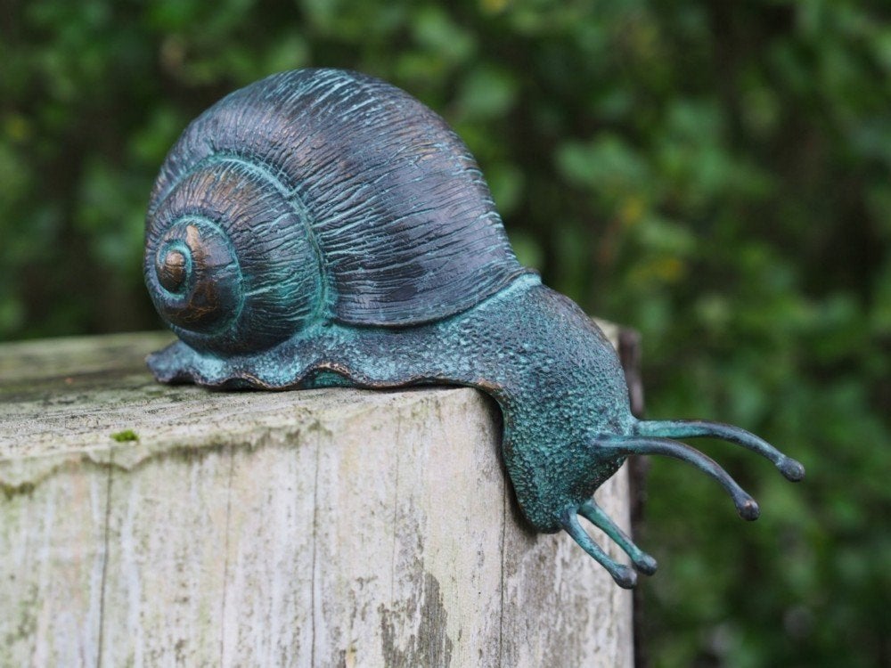 bronzen beeld / SLAK / HANGSLAK / randhanger, Tuin en Terras, Tuinbeelden, Dierenbeeld, Nieuw, Info@huisentuindecoratiemarie.nl