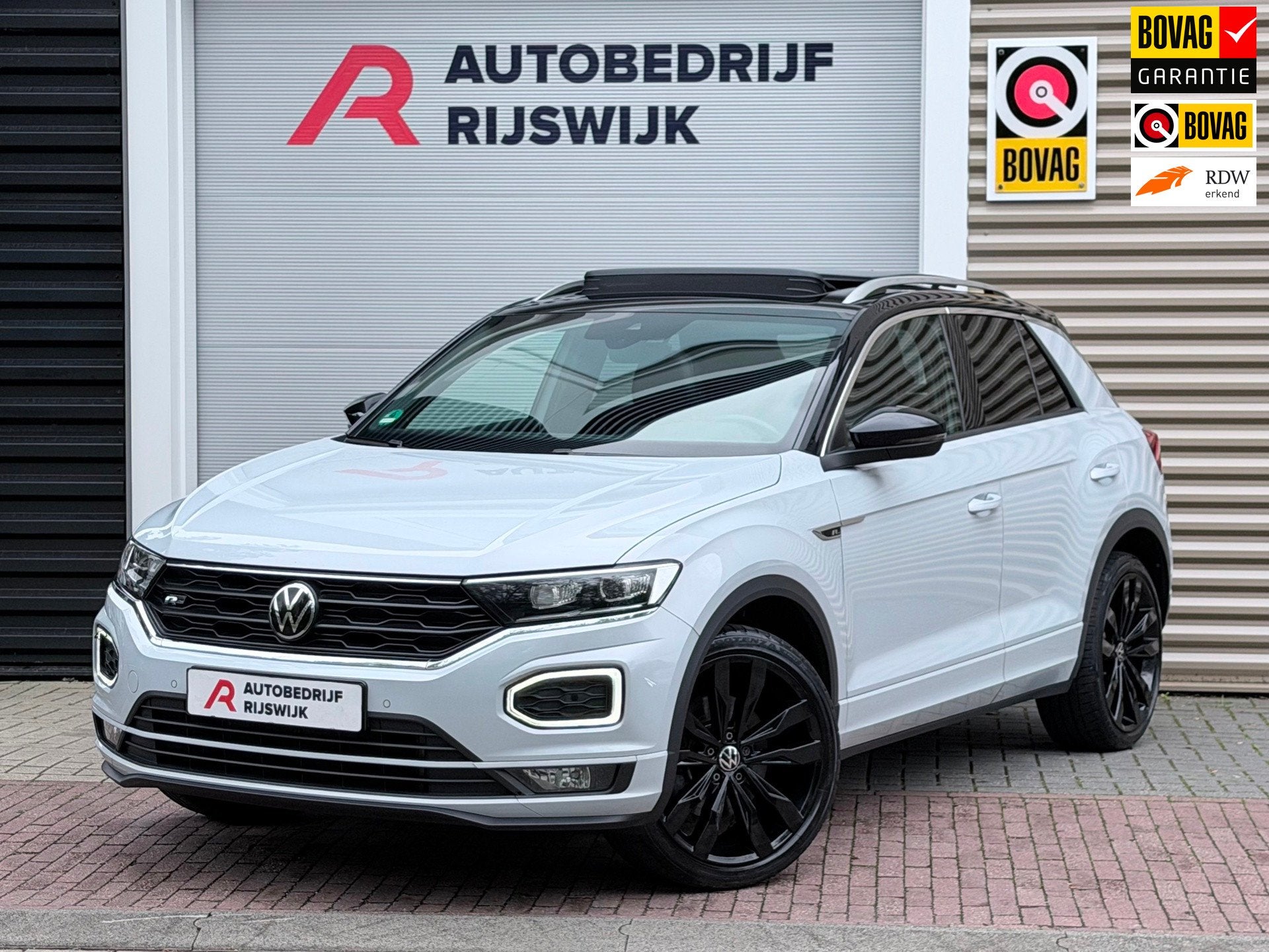 Volkswagen T-Roc 1.5 TSI 3x R-Line Pano/Virtual/Beats/Keyles, 4 cilinders, Alcantara, 1245 kg, SUV of Terreinwagen