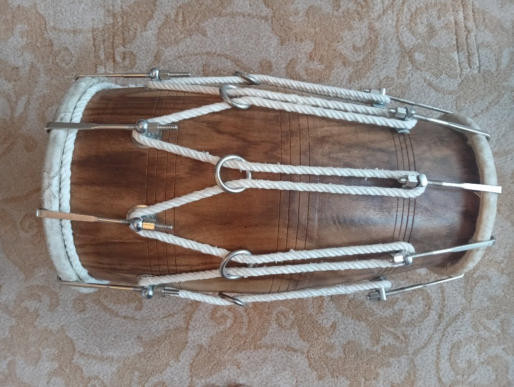 Dholak uit India ( met schroeven ), Muziek en Instrumenten, Percussie, Ophalen of Verzenden, Zo goed als nieuw, Trommel