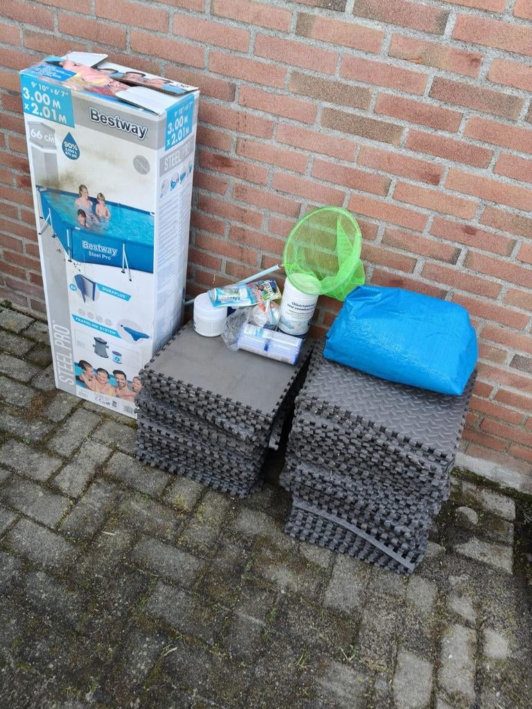 Bestway zwembad met toebehoren, Tuin en Terras, Ophalen, Minder dan 80 cm, Zo goed als nieuw, Opzetzwembad