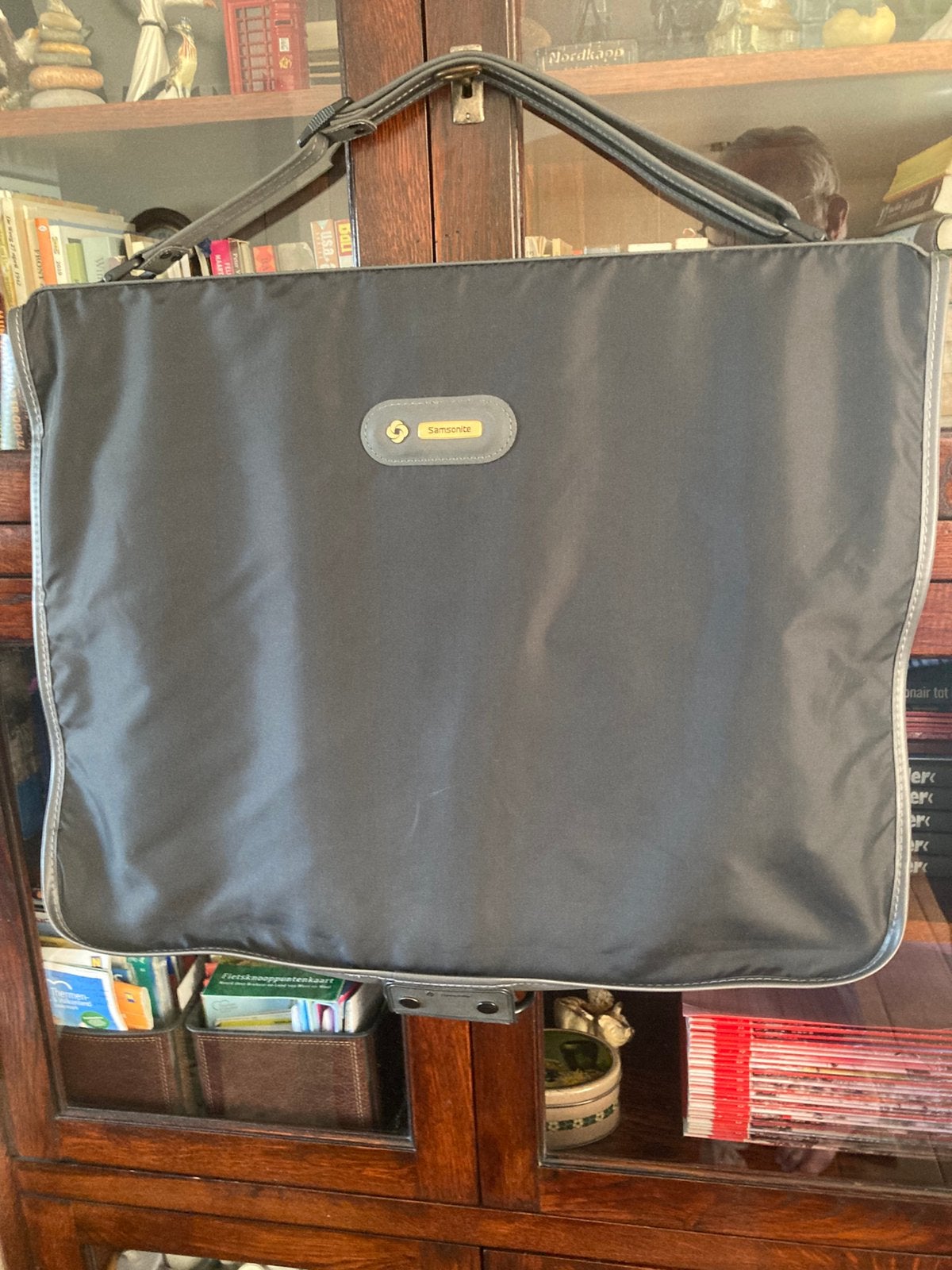 Samsonite kledingzak / reistas - zo goed als nieuw, Sieraden, Tassen en Uiterlijk, Tassen | Reistassen en Weekendtassen, 30 cm of meer