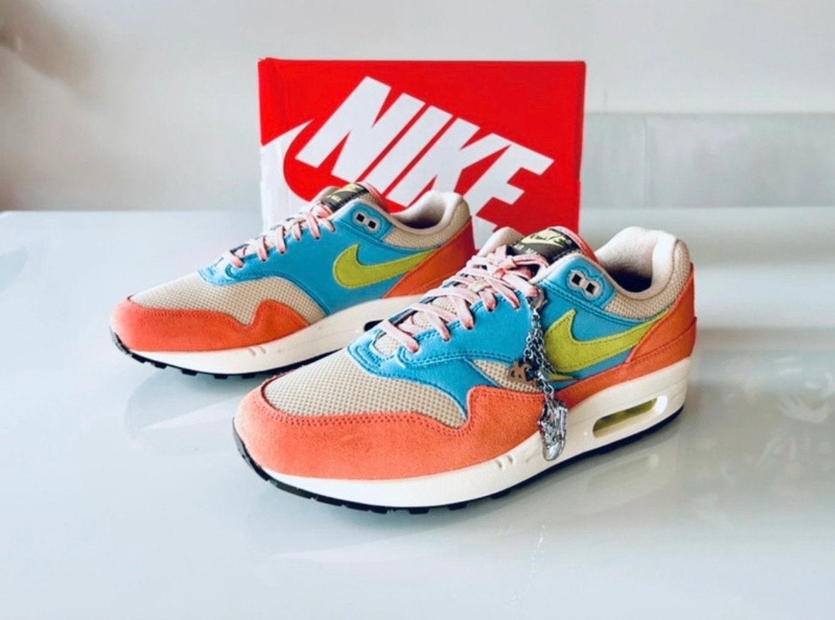 Nike Air Max 1 'Light Madder Root' | 42.5, Ophalen, Nieuw, Overige kleuren, Sneakers of Gympen