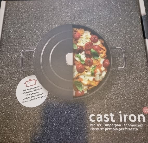 Nieuw in doos, Cast Iron gietijzeren braadpan nu voor €79.95, Nieuw, Ophalen of Verzenden, Met handvatten, Braadpan