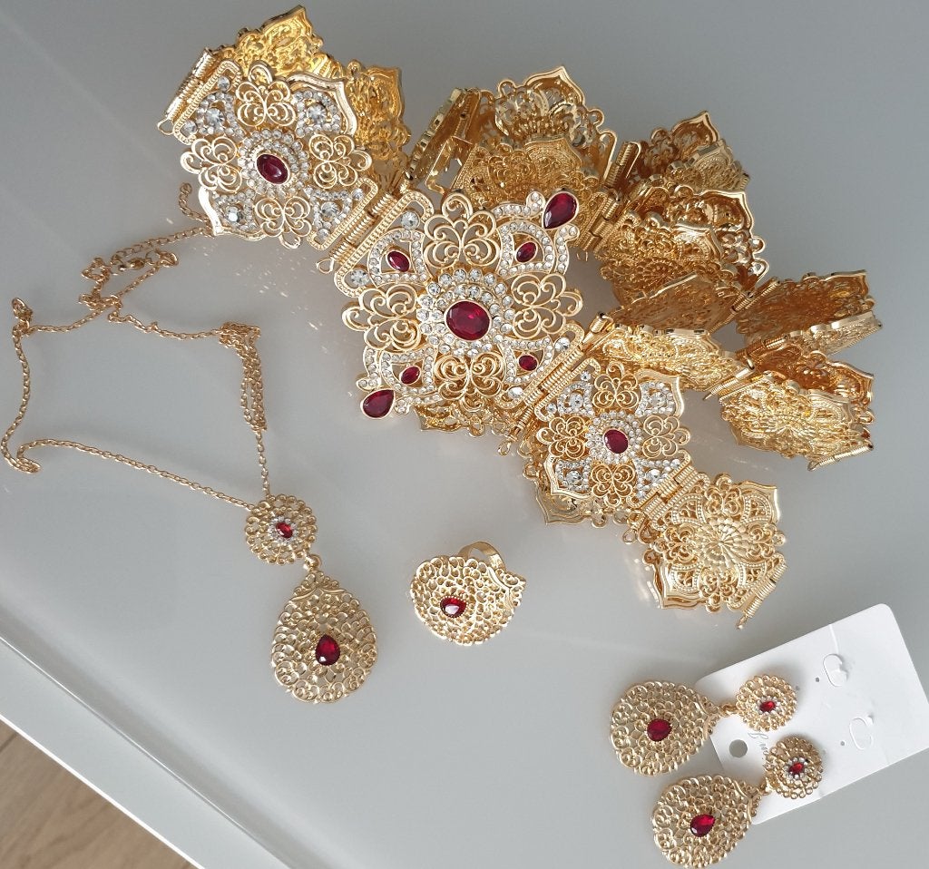 Nieuwe marokkaanse riem set.  Takchita kaftan beldi., Kleding | Dames, Overige kleuren, Nieuw, Ophalen of Verzenden, 5 cm of meer