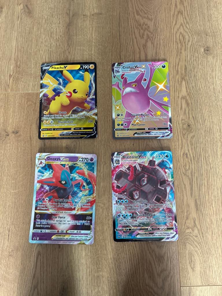 Pokémon kaarten V, VMAX en VSTAR - Pikachu, Crobat, Deoxys, Ophalen, Zo goed als nieuw, Meerdere kaarten