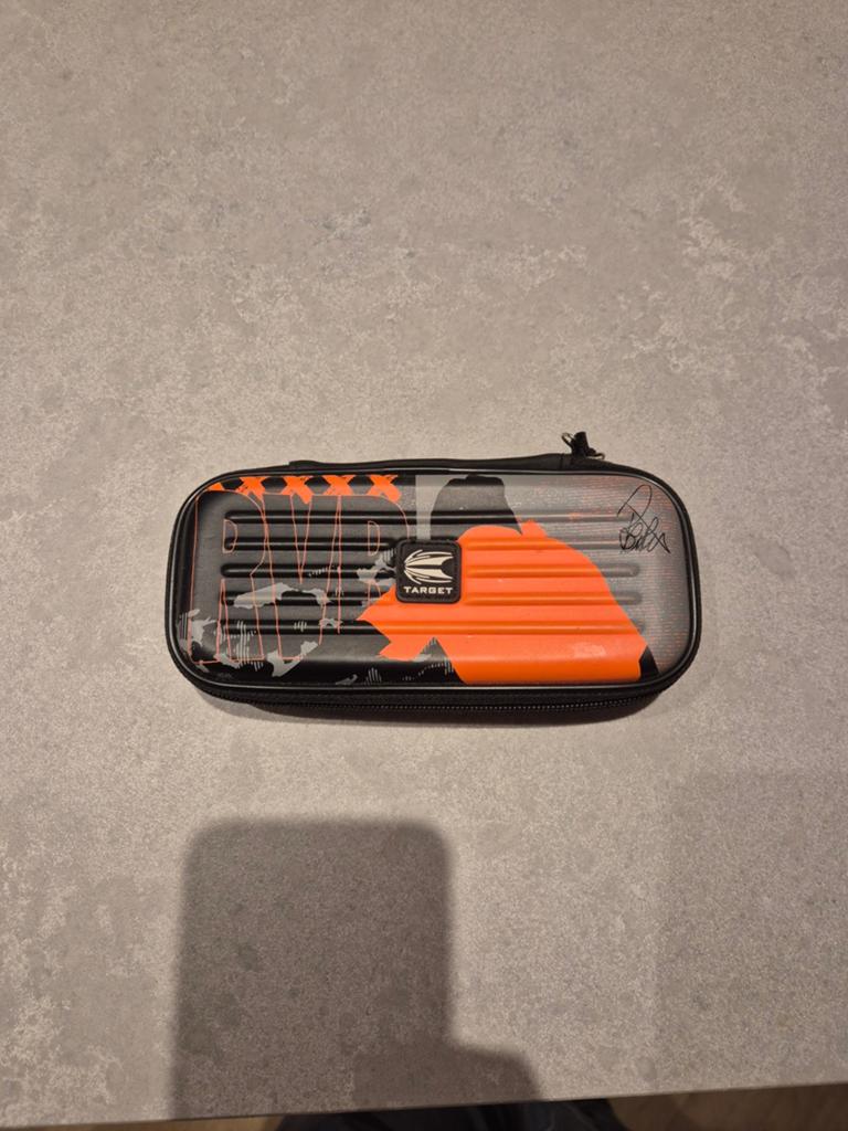 Dart etui raymond van barneveld target, Sport en Fitness, Darts, Ophalen of Verzenden, Nieuw, Overige typen