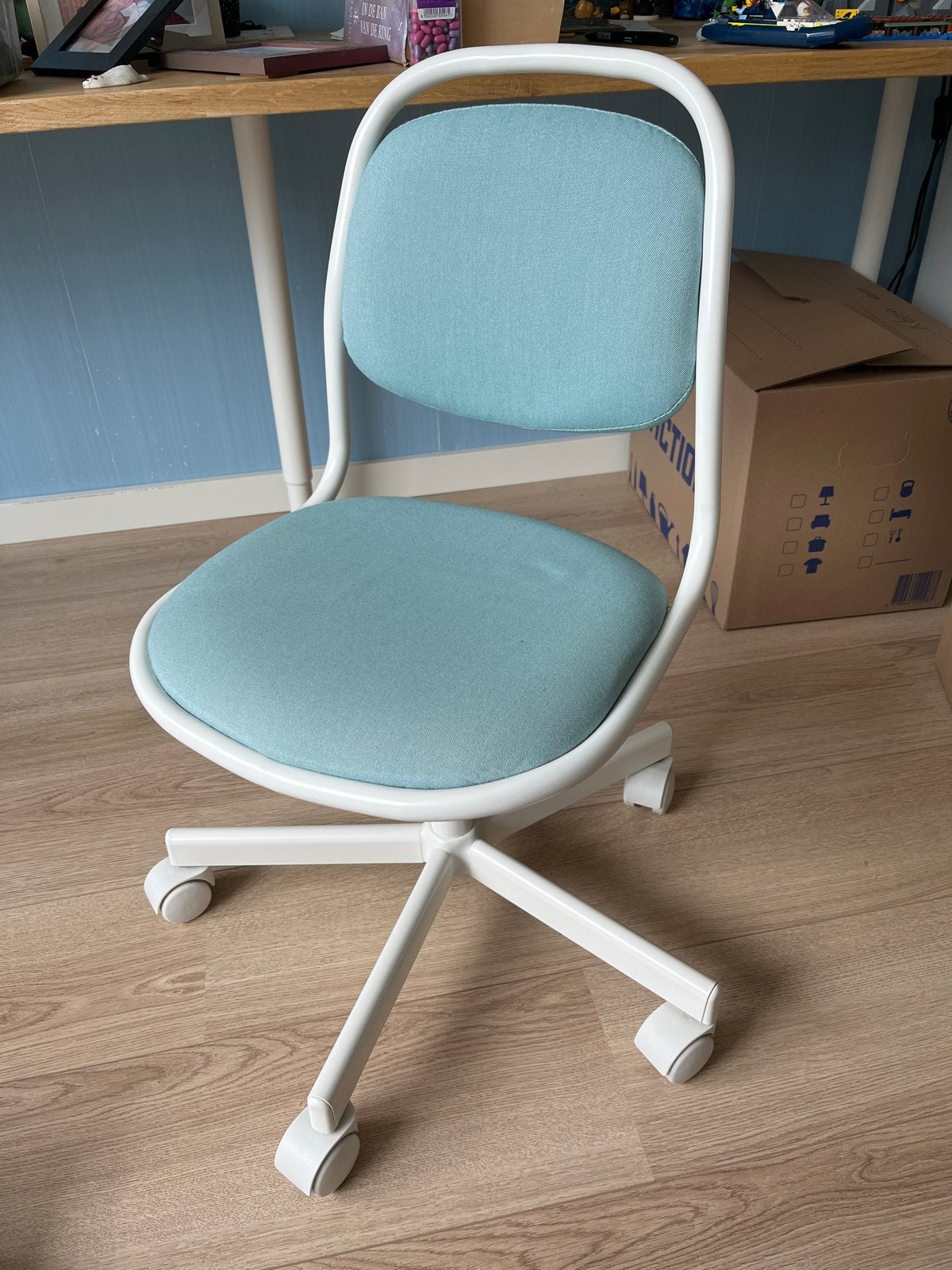 IKEA ÖRFJÄLL Bureaustoel - Lichtblauw/Wit, Huis en Inrichting, Bureaustoelen, Ophalen, Zo goed als nieuw, Blauw, Bureaustoel