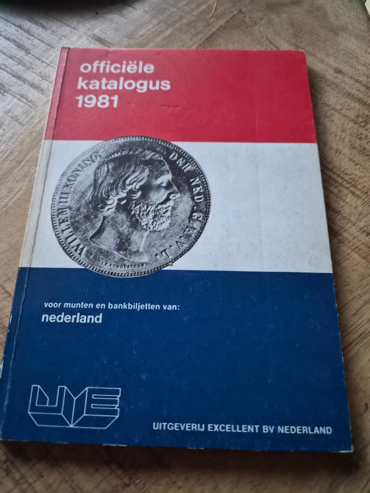 katalogus munten en bankbiljetten, Postzegels en Munten, Ophalen of Verzenden
