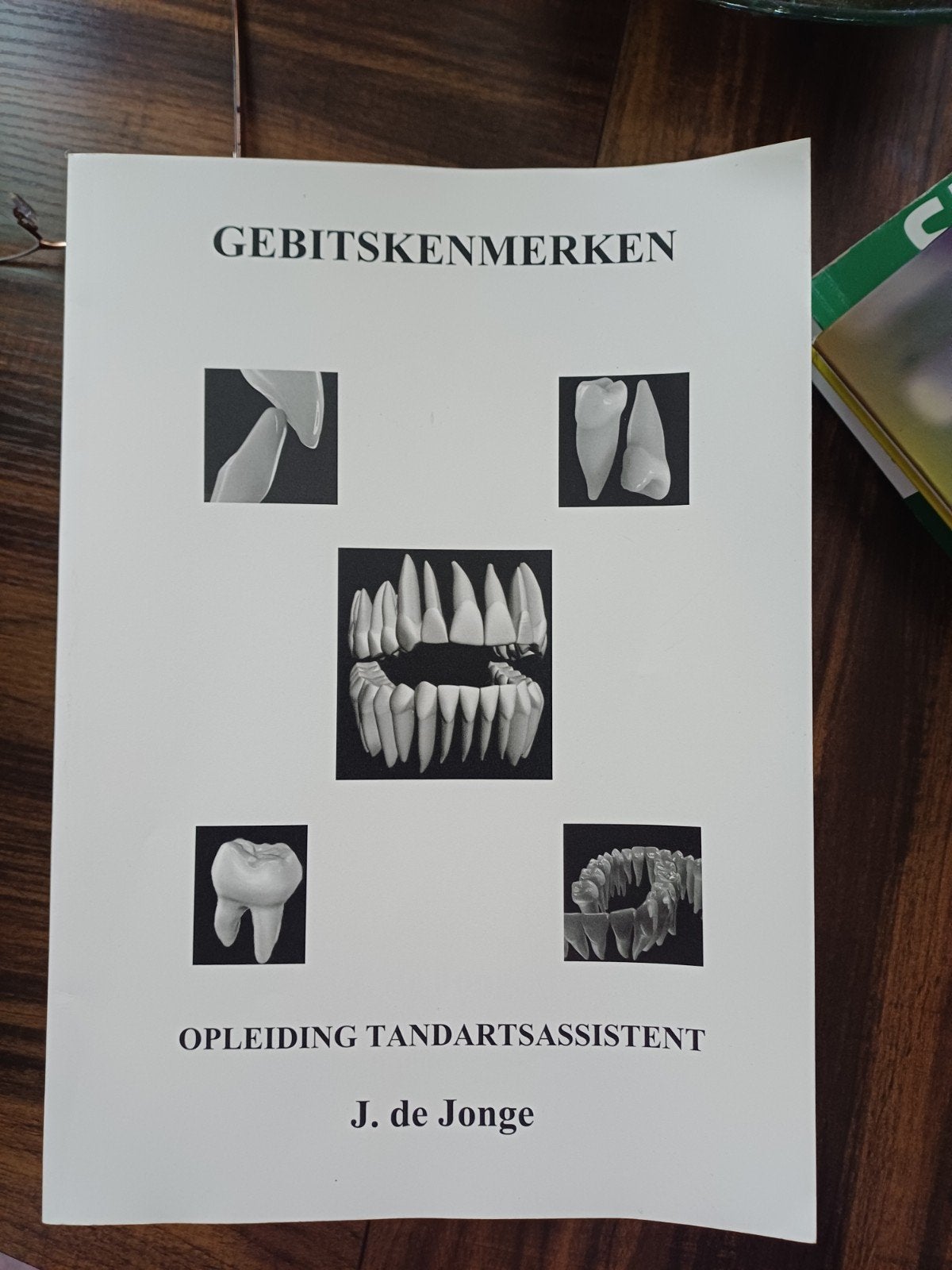 J. de Jonge - Gebitskenmerken schoolboek, Ophalen, Zo goed als nieuw, J. de Jonge