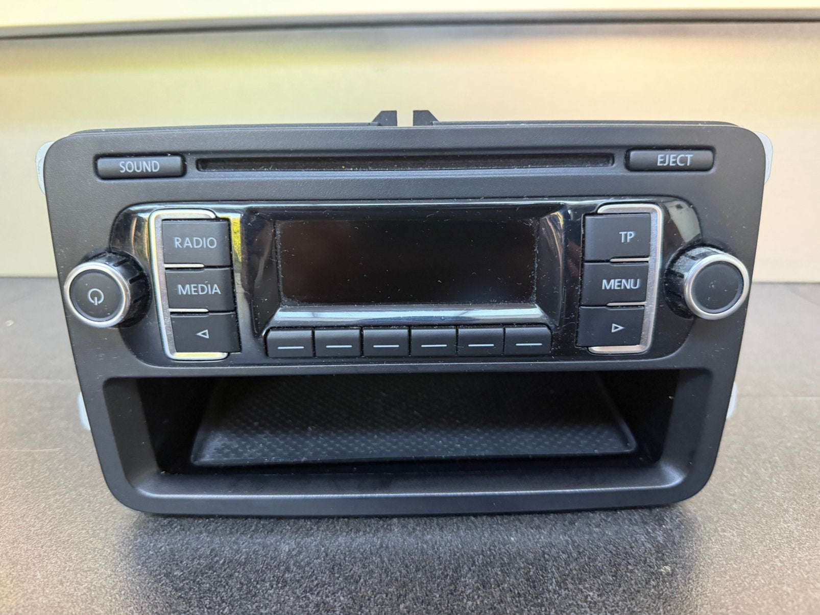 Volkswagen Polo Radio RCD 210 uit 2013, Ophalen, Gebruikt