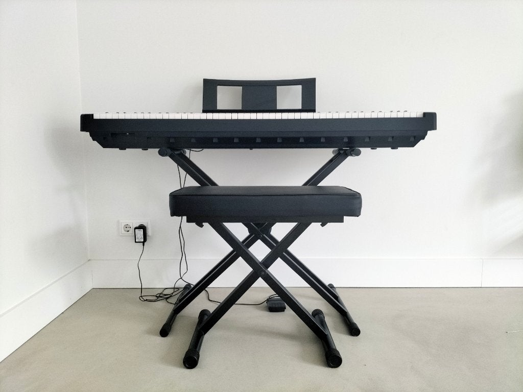 Yamaha P-45 digitale piano + toebehoren, Ophalen, Zo goed als nieuw, Zwart, Piano