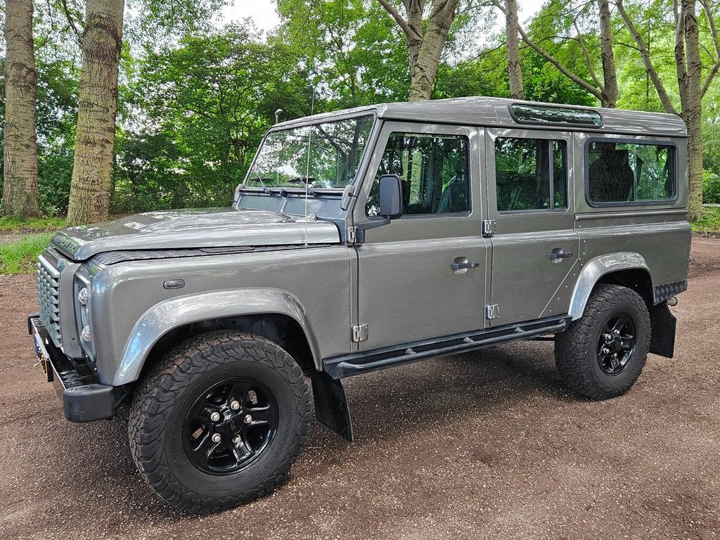 Land Rover Defender 110 2.4 TD SW Xtech 7-zits, 1940 kg, Zwart, 4 cilinders, 241 €/maand