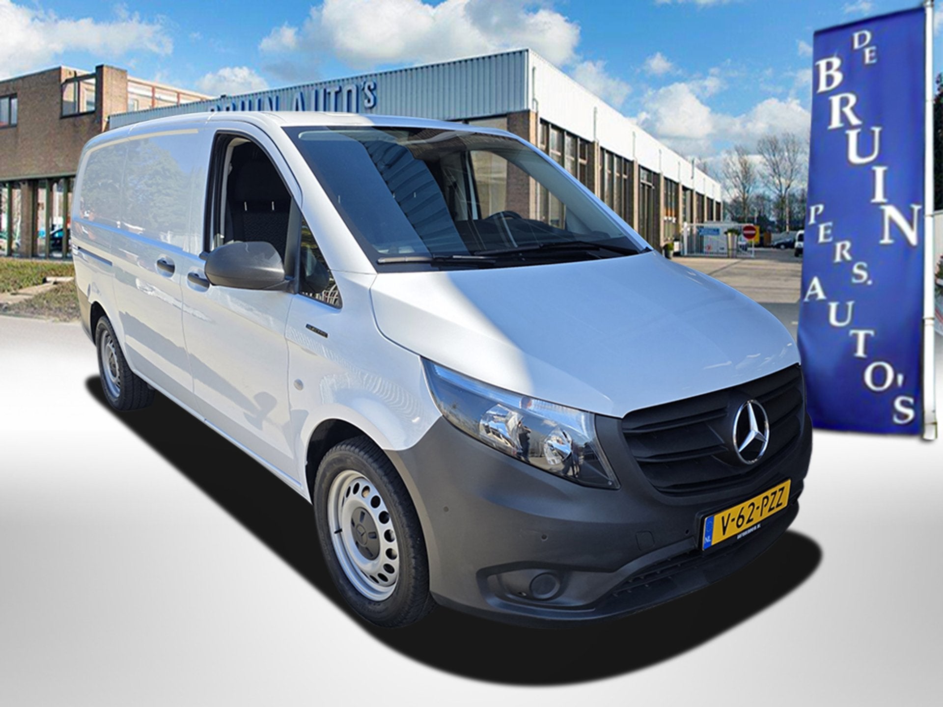 Mercedes-Benz eVito eVito 112 L2 Business Solution 60 kWh Ac, Auto's, Stof, Gebruikt, Zwart, 116 pk
