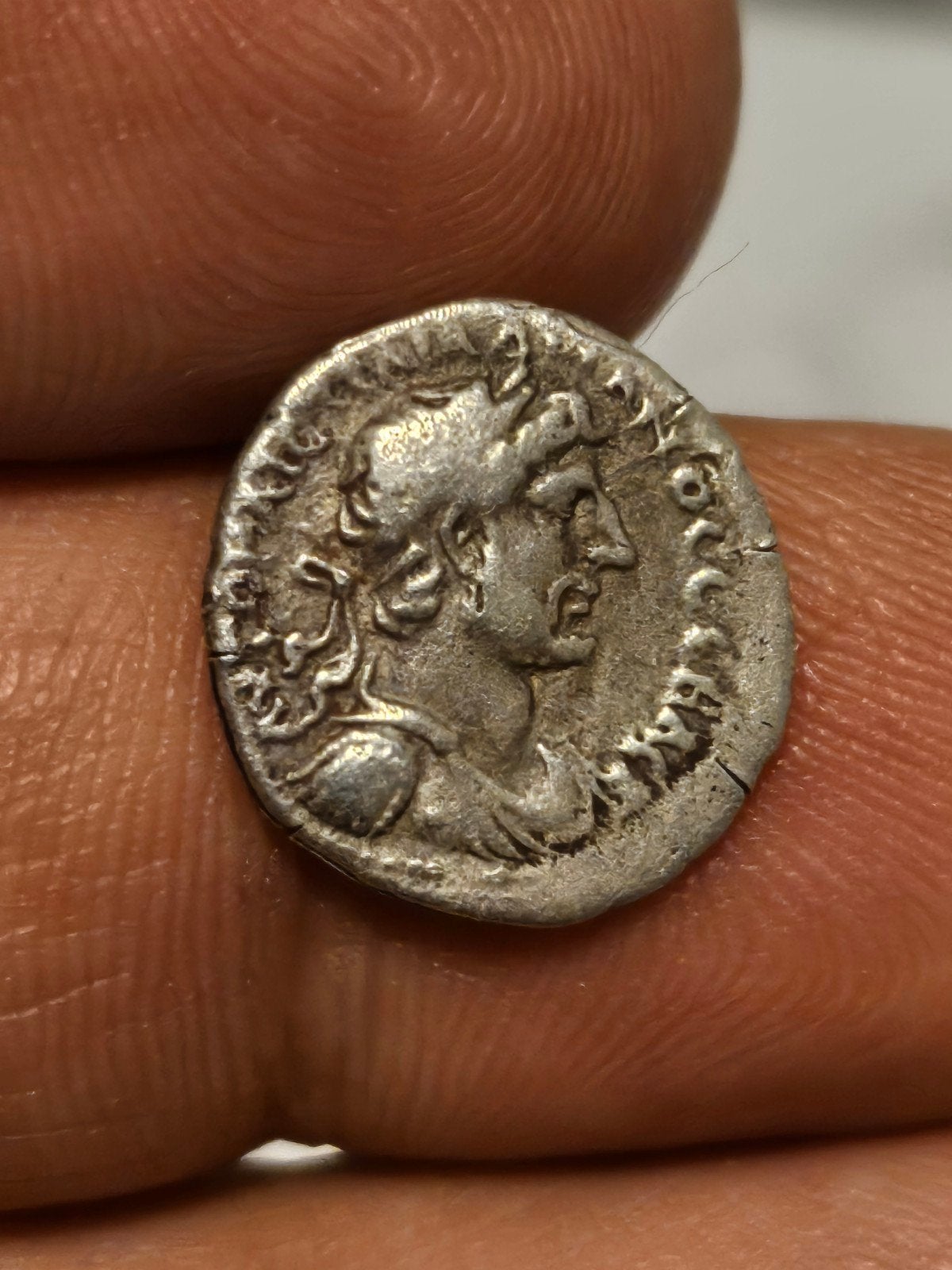 Zilveren Romeinse Denarius - Keizer Commodus, Ophalen of Verzenden, Overige landen, Losse munt, Zilver