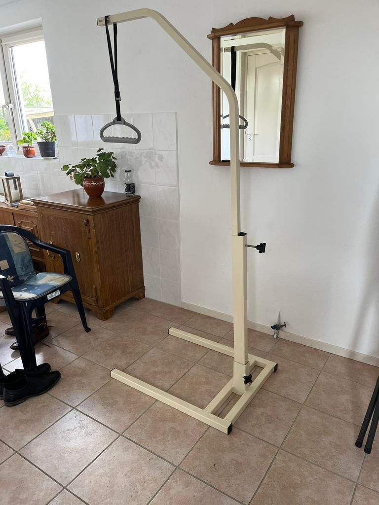 Bed standard (papagaai), Ophalen, Zo goed als nieuw