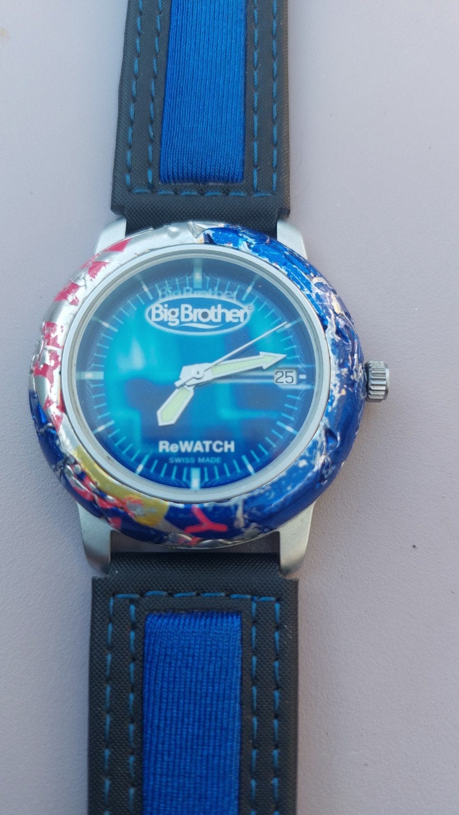 Big Brother horloge. (Red Bull recycle), Ophalen of Verzenden, Zo goed als nieuw, Overige merken