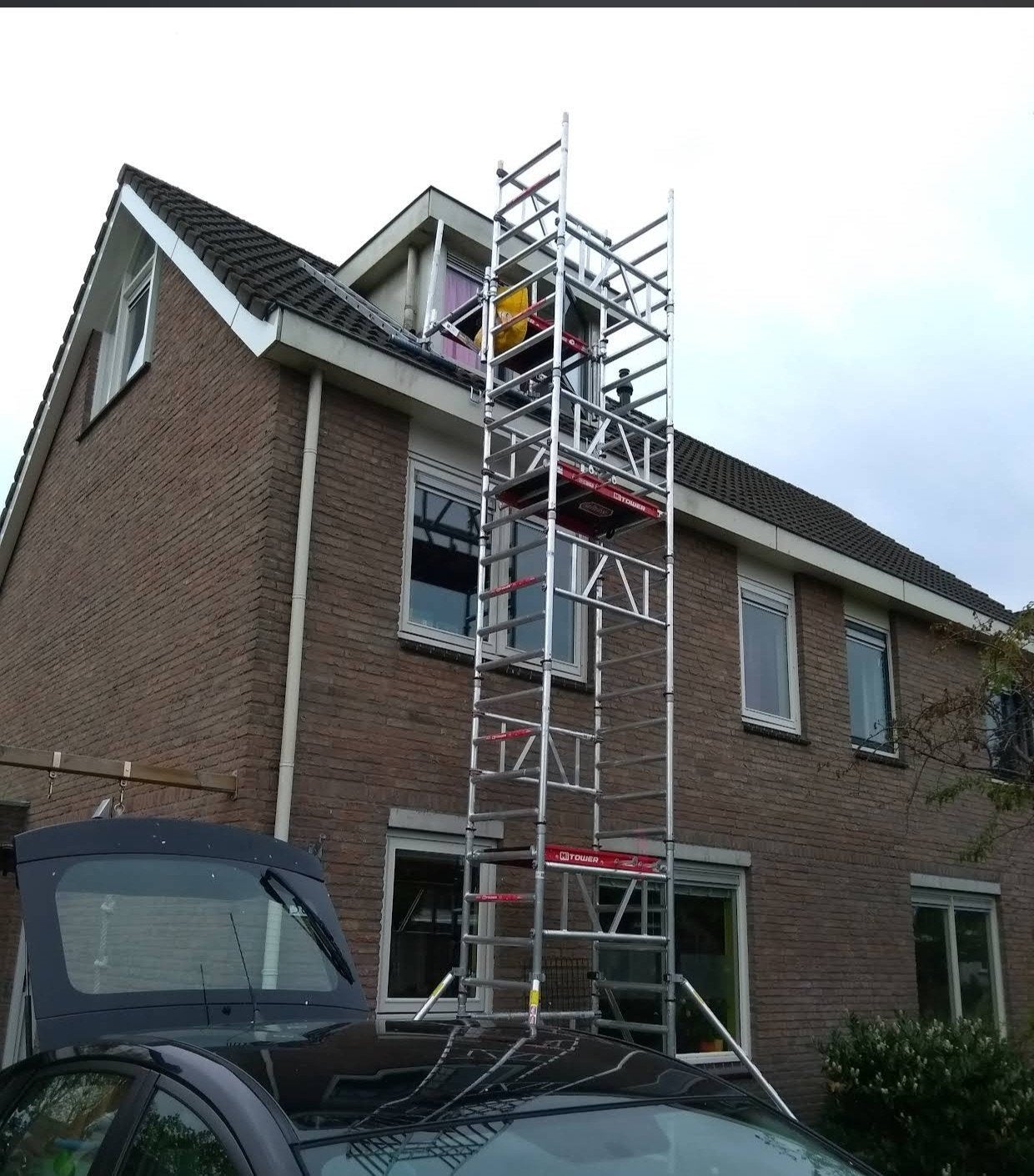 Altrex MiTower 8,2 m. werkhoogte, Doe-het-zelf en Verbouw, Steigers, Ophalen, Rolsteiger of Kamersteiger, 5 meter of hoger